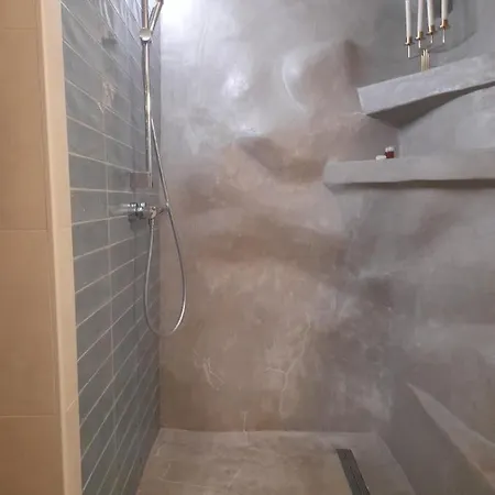 Private Accommodion Linda *