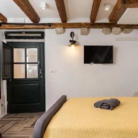 Private Accommodion Linda Apartamento