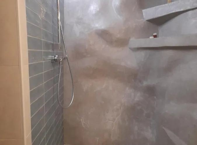 Private Accommodion Linda *