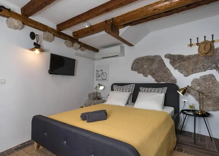 Апартаменты Private Accommodion Linda